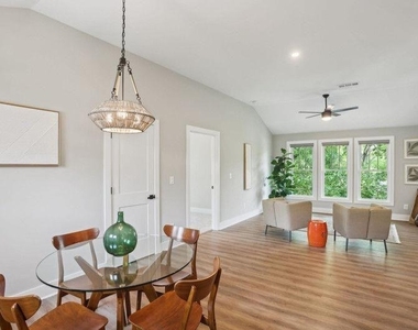 1760 Indiana Avenue Ne - Photo Thumbnail 11