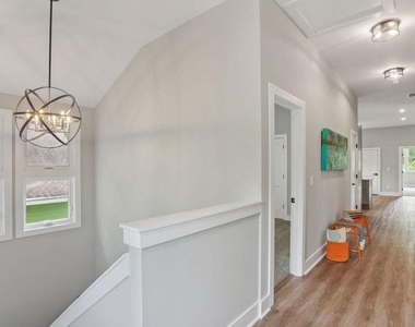 1760 Indiana Avenue Ne - Photo Thumbnail 3