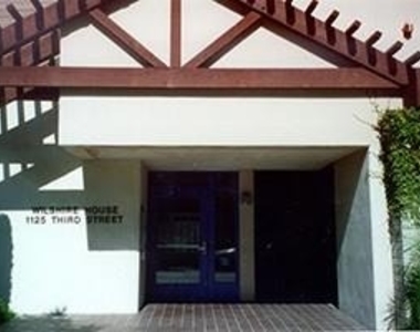 1125 3rd St - Photo Thumbnail 1