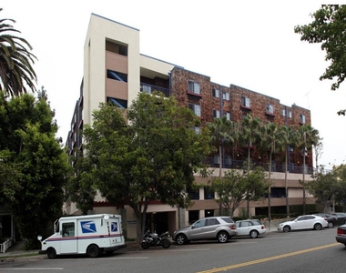 1125 3rd St - Photo Thumbnail 2