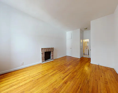 313 East 85th Street - Photo Thumbnail 2