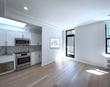 East 48th Street - Photo Thumbnail 2