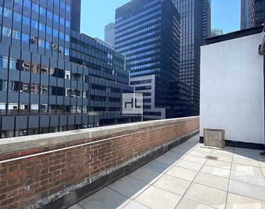 East 48th Street - Photo Thumbnail 5