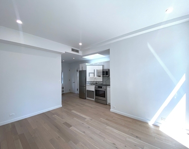 East 48th Street - Photo Thumbnail 0