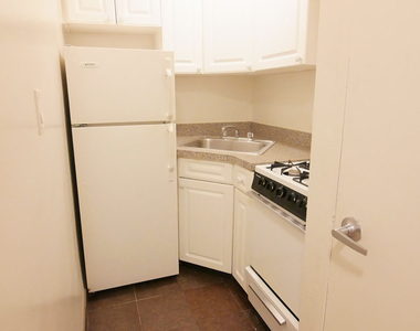 East 31st Street - Photo Thumbnail 5