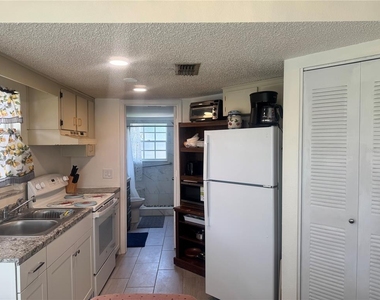 7817 Midway Drive Terrace - Photo Thumbnail 15