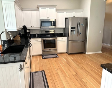 8918 Olde Hickory Avenue - Photo Thumbnail 2