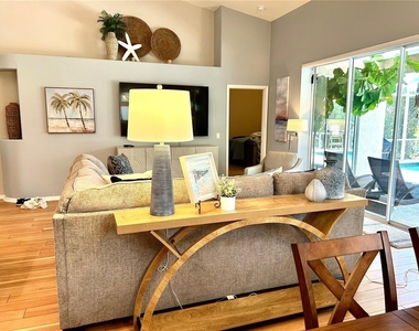 8918 Olde Hickory Avenue - Photo Thumbnail 5