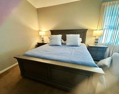8918 Olde Hickory Avenue - Photo Thumbnail 11