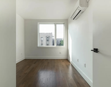 242 Newkirk Avenue - Photo Thumbnail 5