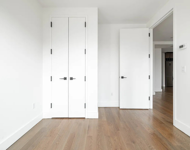242 Newkirk Avenue - Photo Thumbnail 4
