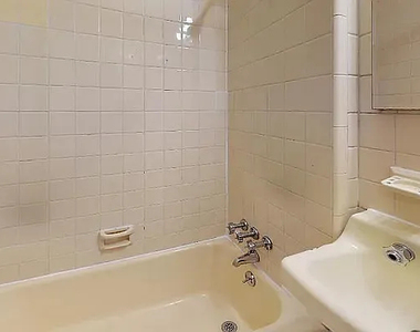 1616 York Avenue - Photo Thumbnail 4
