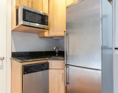 521 East 5th Street - Photo Thumbnail 2