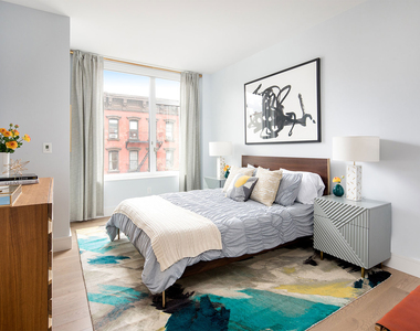 510 East 14th Street - Photo Thumbnail 4
