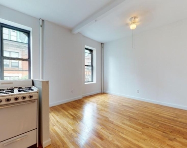 East 91 Street - Photo Thumbnail 7