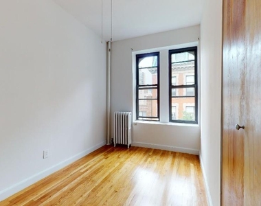 East 91 Street - Photo Thumbnail 6