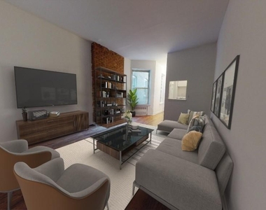 East 85th Street - Photo Thumbnail 0