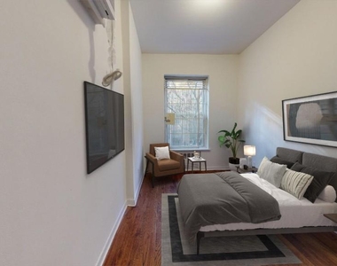 East 85th Street - Photo Thumbnail 1