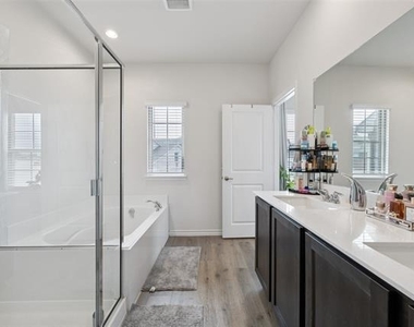 2028 Saddle Way - Photo Thumbnail 15