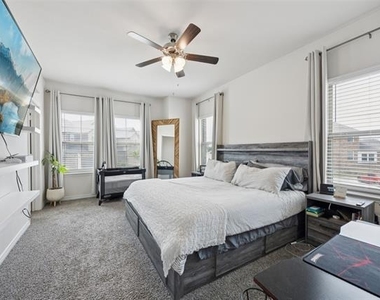 2028 Saddle Way - Photo Thumbnail 10