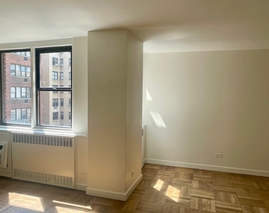 East 79th Street - Photo Thumbnail 1