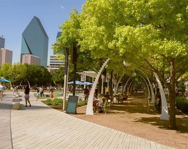 2025 Woodall Rodgers Freeway - Photo Thumbnail 39