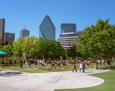 2025 Woodall Rodgers Freeway - Photo Thumbnail 37