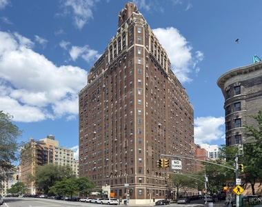230 Riverside Drive - Photo Thumbnail 10