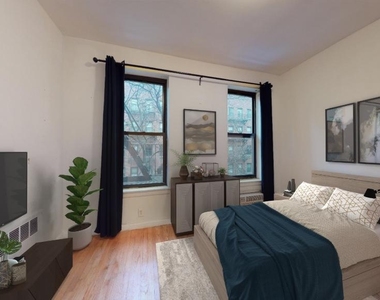 East 93 Street - Photo Thumbnail 0