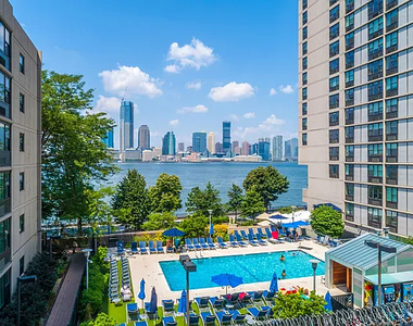 355 South End Avenue, Unit 28E - Photo Thumbnail 2