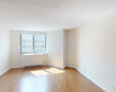 401 E 34th St - Photo Thumbnail 4