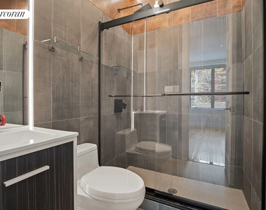 568 Lafayette Avenue - Photo Thumbnail 7
