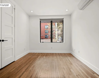 568 Lafayette Avenue - Photo Thumbnail 4