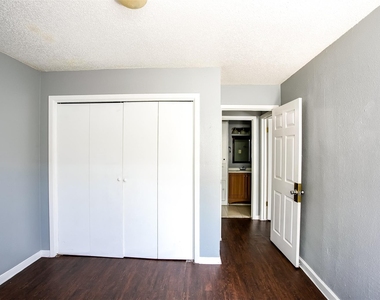 2215 Mission Hill Cir - Photo Thumbnail 7