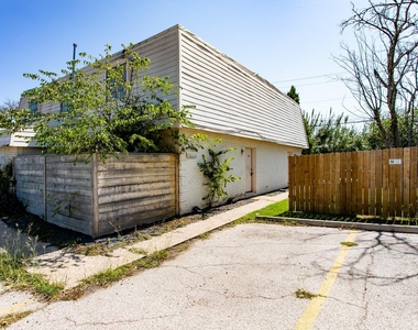 2215 Mission Hill Cir - Photo Thumbnail 12