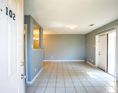 2215 Mission Hill Cir - Photo Thumbnail 1