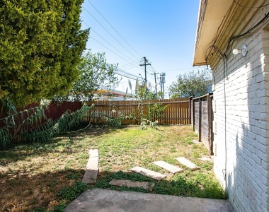 2215 Mission Hill Cir - Photo Thumbnail 11