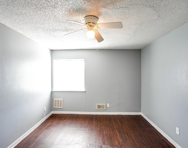 2215 Mission Hill Cir - Photo Thumbnail 9