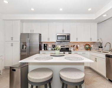 12280 Wellen Golf Street - Photo Thumbnail 2