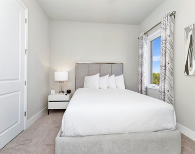 7740 Sandy Ridge Drive - Photo Thumbnail 30