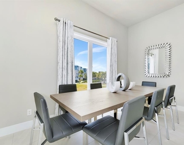 7740 Sandy Ridge Drive - Photo Thumbnail 10