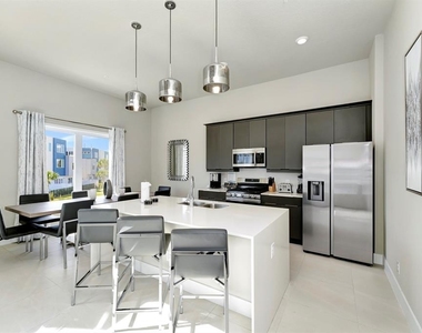 7740 Sandy Ridge Drive - Photo Thumbnail 17