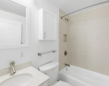 East 91st Street - Photo Thumbnail 7