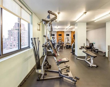 East 91st Street - Photo Thumbnail 13