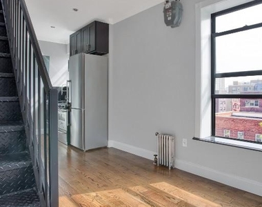 212 East 105th Street - Photo Thumbnail 4