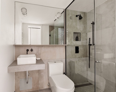 445 W 19th Street - Photo Thumbnail 5