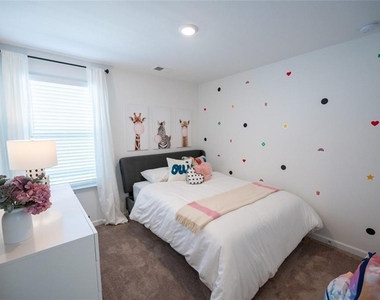 6462 Waypoint Street - Photo Thumbnail 14