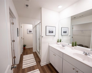 6462 Waypoint Street - Photo Thumbnail 16
