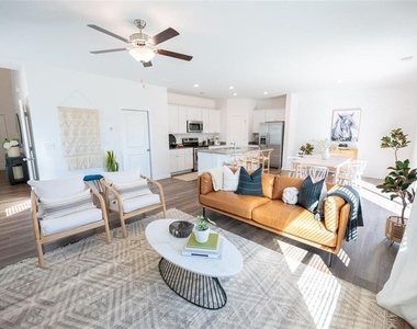 6462 Waypoint Street - Photo Thumbnail 9