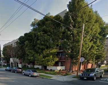 1320 N Monroe St - Photo Thumbnail 1